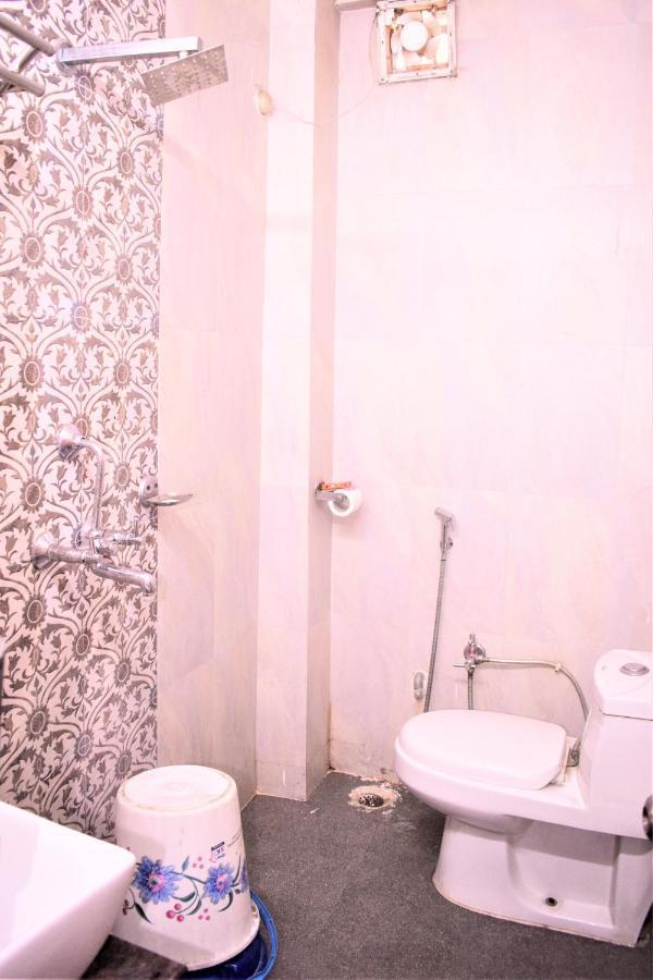 Ds Residency Varanasi-Prime Location-Parking Екстер'єр фото