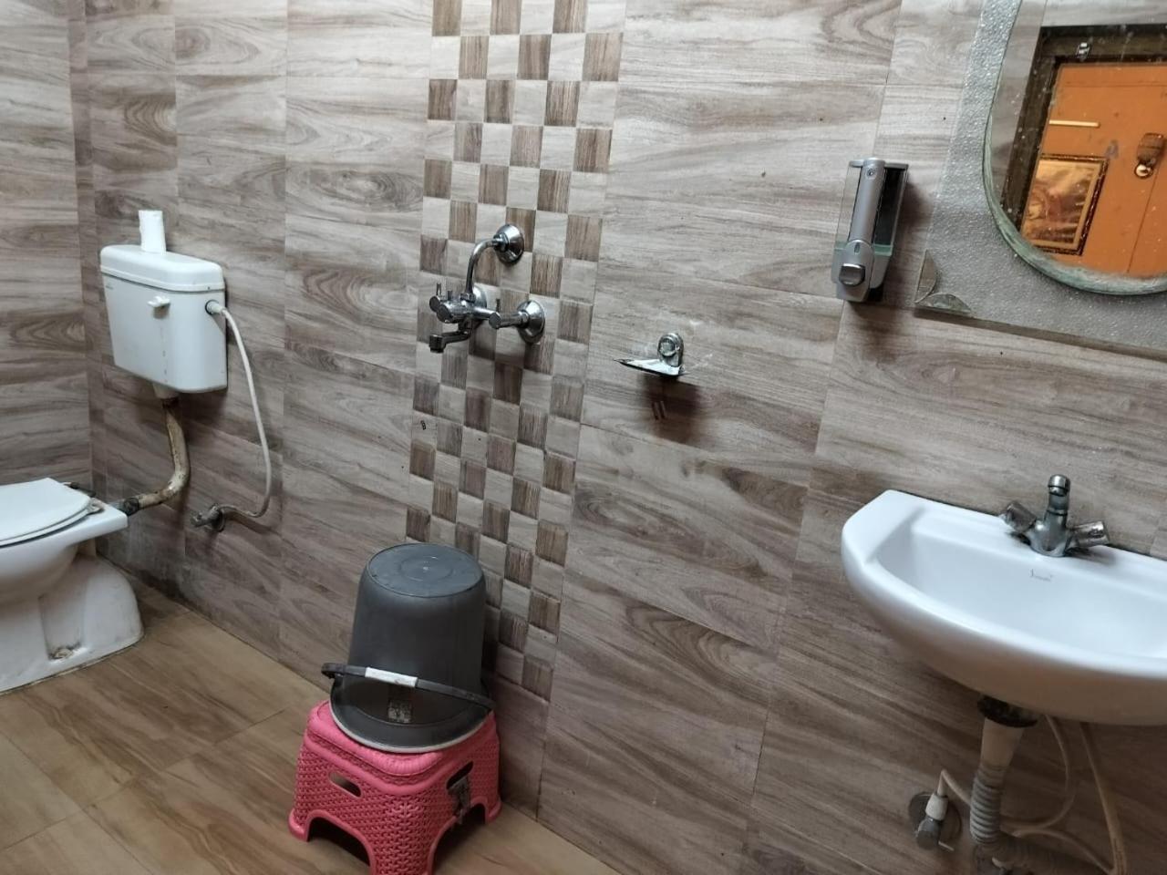 Ds Residency Varanasi-Prime Location-Parking Екстер'єр фото