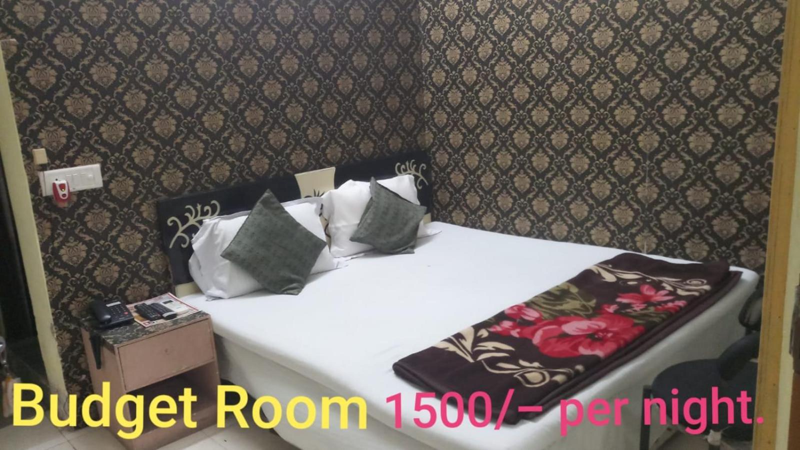 Ds Residency Varanasi-Prime Location-Parking Екстер'єр фото