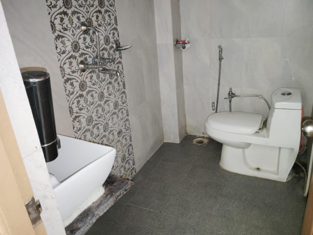 Ds Residency Varanasi-Prime Location-Parking Екстер'єр фото
