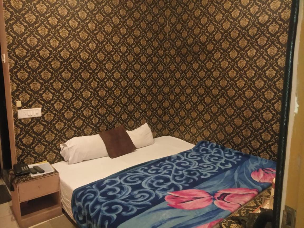 Ds Residency Varanasi-Prime Location-Parking Екстер'єр фото