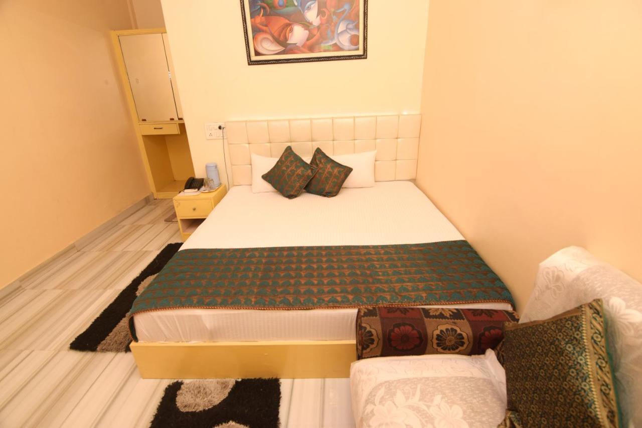 Ds Residency Varanasi-Prime Location-Parking Екстер'єр фото